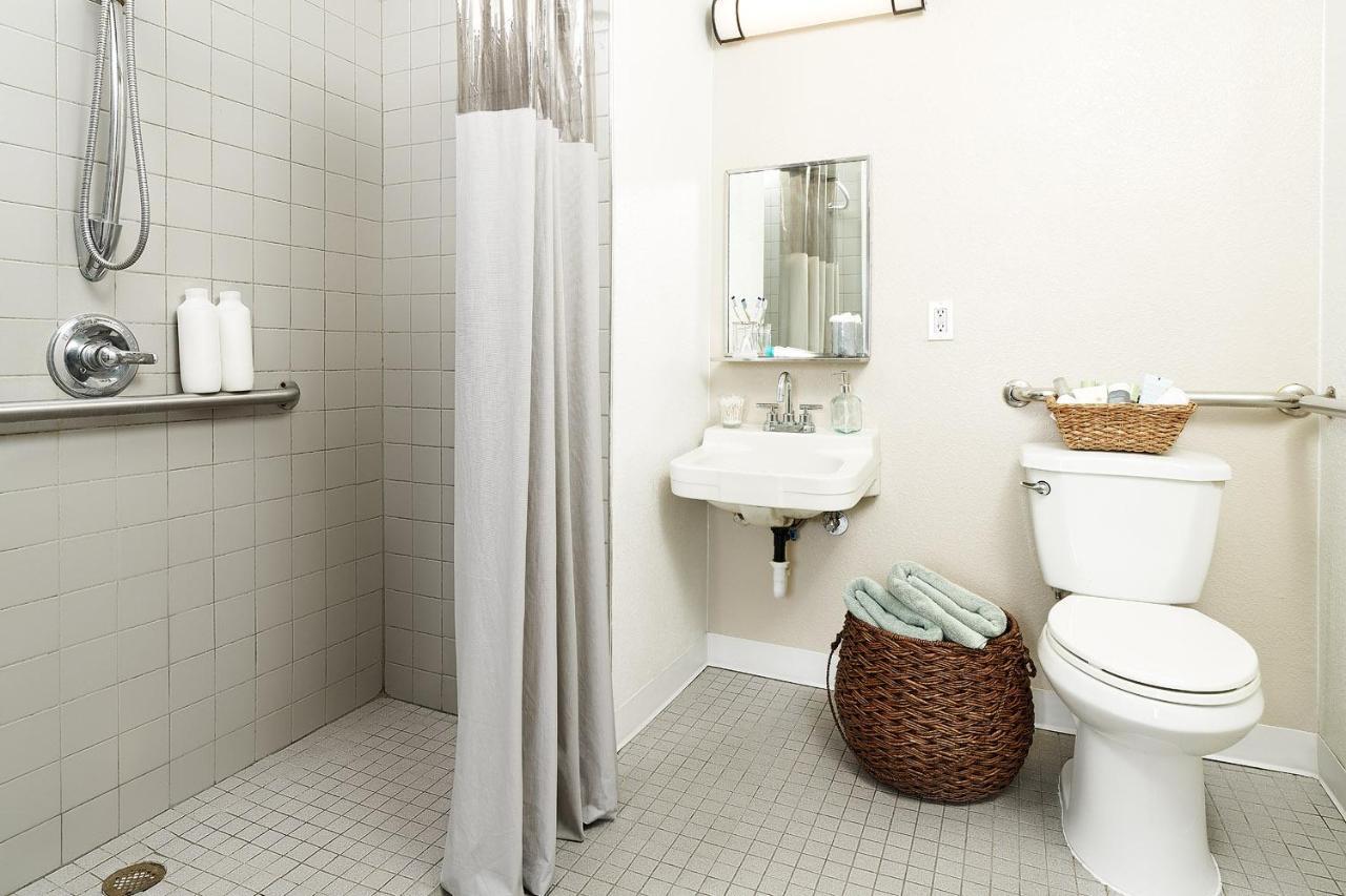 Intown Suites Extended Stay Greensboro Nc - Lanada Екстер'єр фото