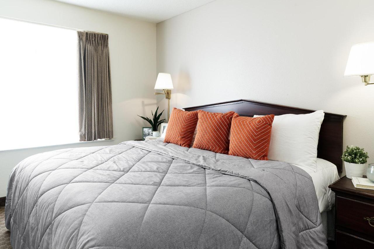 Intown Suites Extended Stay Greensboro Nc - Lanada Екстер'єр фото